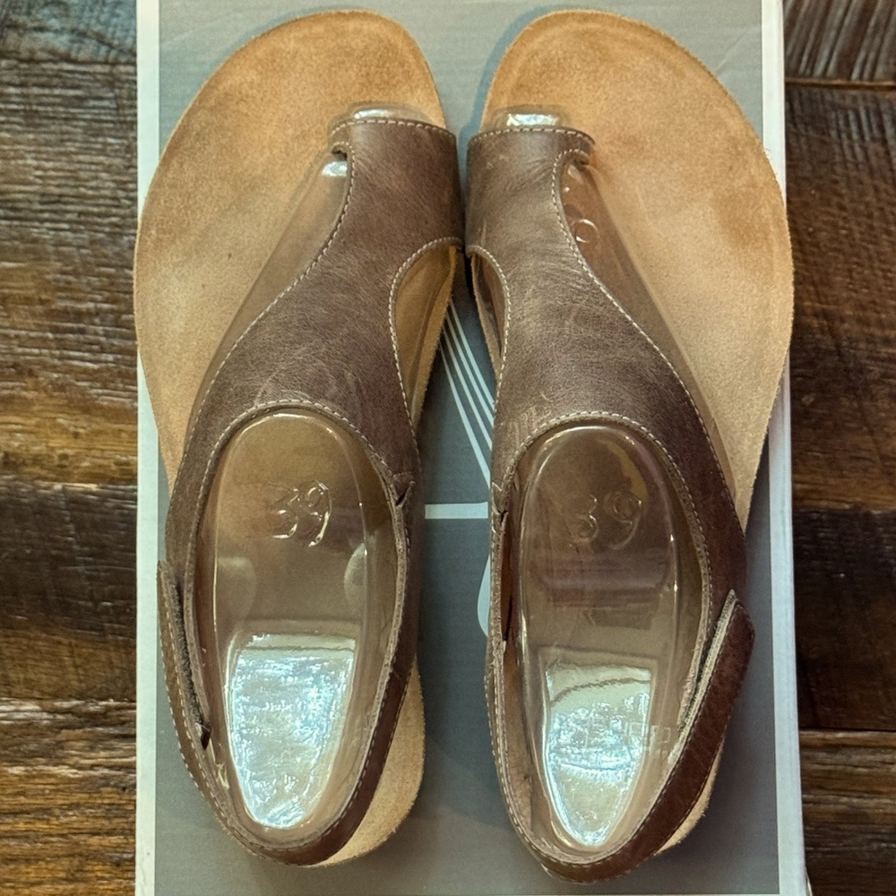 Dansko Reece Waxy Burnished Sandal - Like New!